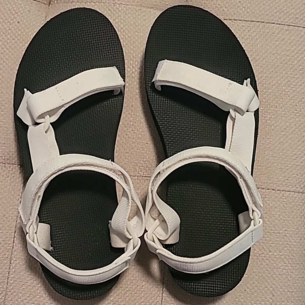 NWOT Teva Flatform Velcro Sandals, 10, White